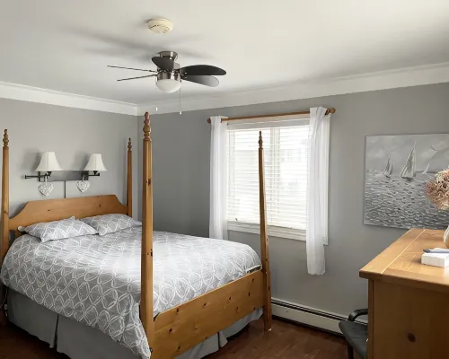 Cozy family home. Min to downtown, beaches, golf, and trails! 콘웰 호텔