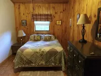 Secluded house located 5 minute drive from Clayton - Wi-Fi