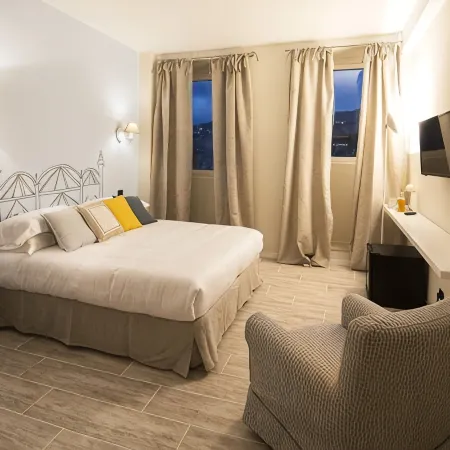 So&Leo Guest House Отели рядом с достопримечательностью «Станция метро Darsena»