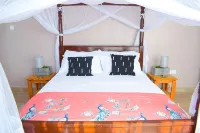 Ilala House, Voi - Spacious 2 Bed, 2 Bath with parking,  7 mins to Tsavo East