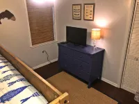 Charming Cottage Snuggled in Main Lake Cove with Perfect Location and Views - بيت ضيافة