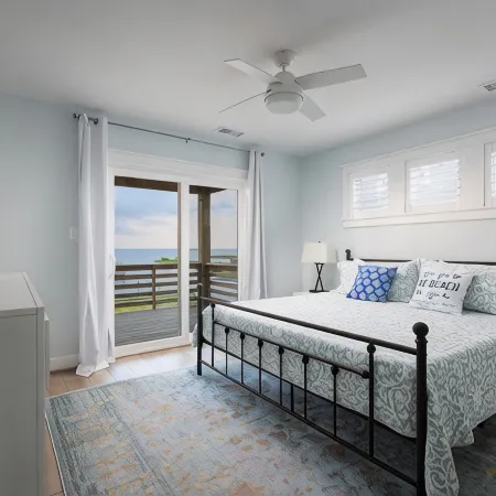 4BR 3BA Waterfront Slice of Heaven! Luxury, hot tub, sunsets, fishing.