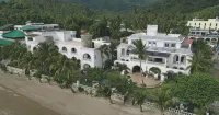 Squares Beachside Apartments