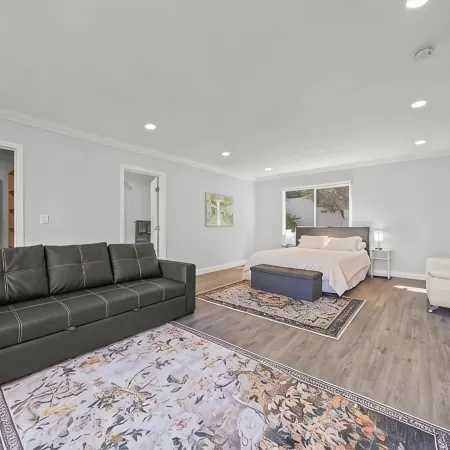 Enchanting 4-bedroom house with panoramic view in Pasadena.