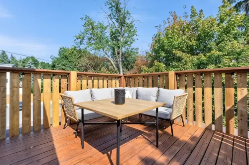 Bright & Modern Loft w/ Patio, By Falls & Wineries - 3-Star