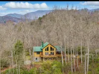 Sunset Ridge in the Clouds at Lake Toxaway Sleeps 16 Cozy Spectacular View - シャレー