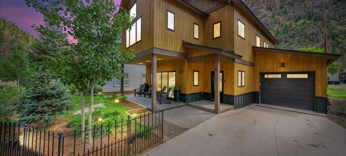 Upscale Home in Ouray Near River Trail with Air Conditioning - Fiber + King Beds Hotéis em Ouray