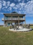 Unwind on the Bay- Fishing, Pool, Tennis, Basketball courts & Kids' Playground - 4-Star