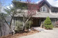 SPARKLING WATERS RETREAT!! BIG Lake Glenville, lake and mtn views!CLOSE TO TOWN - 4-Star