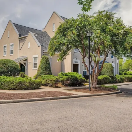 Condo in Legends Golf Course Resort with a great Pub Next Door to the Unit