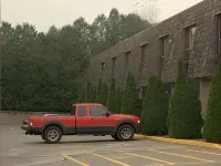 Howard Johnson by Wyndham Tillsonburg - Parking