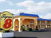 Super 8 by Wyndham Port Royal/Beaufort - parking