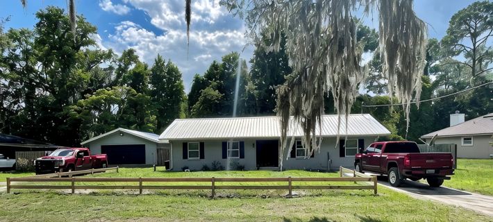 Quiet, cozy 3 bedroom home, across from river, in peaceful Palatka Hotels in Putnam County