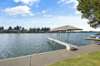 Waterfront perfection with multiple bedrooms & bathrooms - 5000 sf - 4-Star