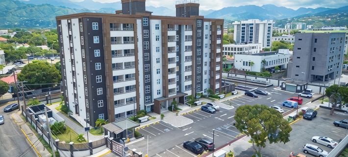 Urban Charm: Modern One Bedroom Ξενοδοχεία στην πόλη Kingston