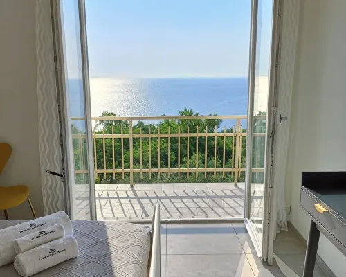 Apartment with sea-view balcony from which to admire magical sunrises. Hotels in Castro di Lecce