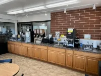 Days Inn by Wyndham Lake Point - breakfast