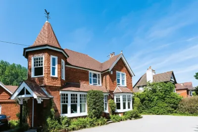 The Lawn Guest House Gatwick Ξενοδοχεία στην πόλη 