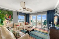 Luxury Condo - Panoramic Views Of Both John's Pass &  Direct Ocean Front - 3 Yıldız