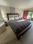 Cozy 2 bd/2 ba Condo w/ dual decks minutes from town & slopes!