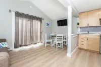 Hampton Beach Seaside Villa Unit 2 - Bungalows