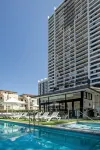 Ultra Broadbeach - Beach