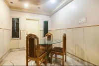 Hotel Aditya Palace - 3つ星