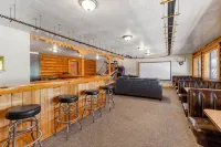 Duck Creek Village Inn - 3-Star