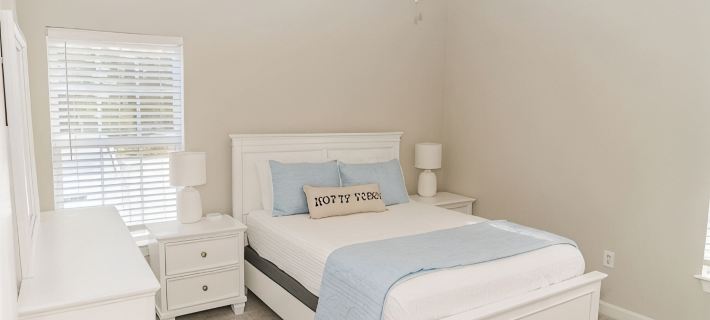Hotty Toddy! Newly Renovated 2 Bedroom, 2 Bathroom. Walk to Grove! 1st Floor. Hoteles en Oxford