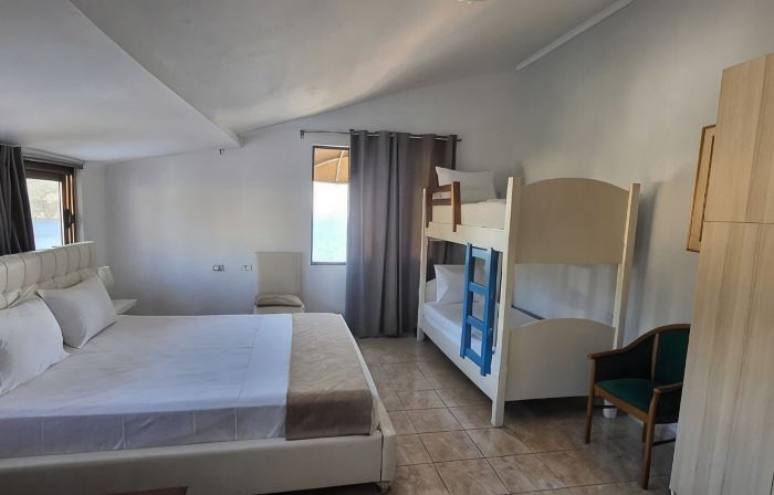 Jon Rooms