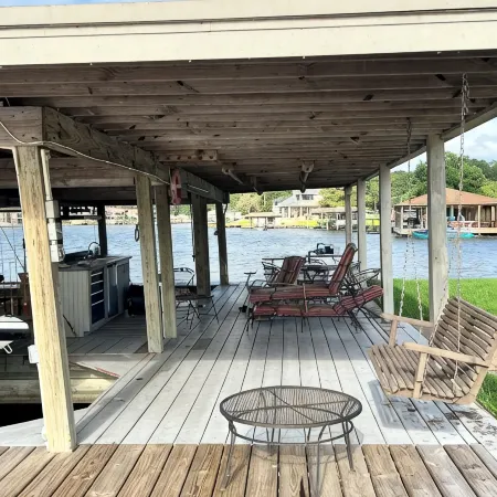 Spacious 4-BR, 3-bath, Lake Conroe waterfront home, Tri toon rental available.
