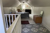 Cozy 3-bedroom Beaverdale Brick - バルコニー