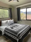 Cozy Wolf Lodge — Unit 1 - شرفة