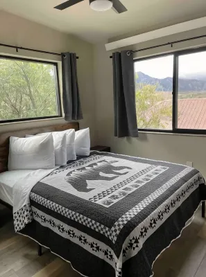 Cozy Wolf Lodge — Unit 1 - شرفة