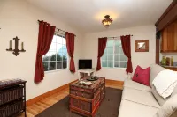 Casita Rojo - historic duplex in the heart of downtown Paso Robles - Kitchens