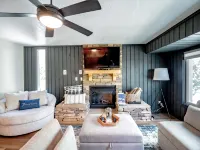 Carpenter Cottage - Renovated condo across from pond - Balkoner