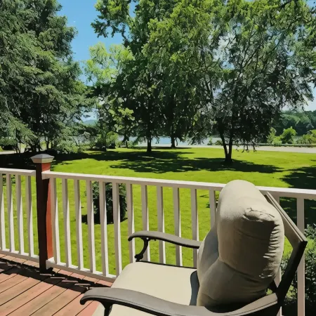 Relax & enjoy the river view, 5 min to Huntsville
