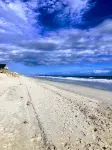 Beach views! Listen to the waves! Steps to beach access! 3 bed and 3 bathrooms!