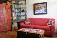 Wonderful, Downtown Treasure - 2-Star