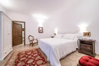 Saint Francis Apartment