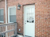 Charm City Luxury 4 Bedroom Brick Home โรงแรมใกล้พิมลิโค่