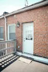 Charm City Luxury 4 Bedroom Brick Home - Bintang 4
