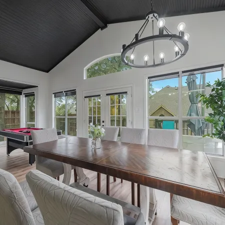 Luxury in Euless - Close to DFW Airport and Cowboy Stadium