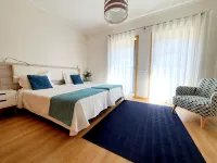 Golf, beach, country and city. Central and modern for up to 5 guests - balcon