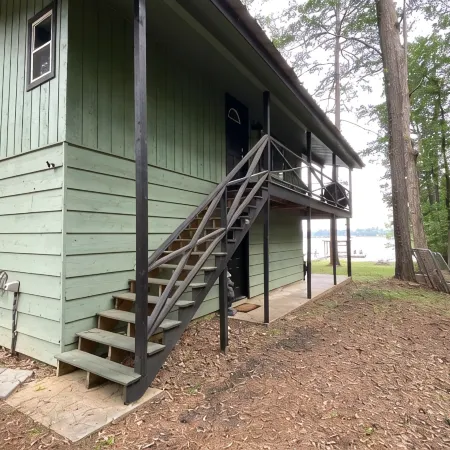 Shore Thing Waterfront Home with private covered boat dock on Toledo Bend