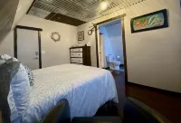 Welcome to wine country Colorado, relax @ the Palisade Chalet on your next trip. - 4-Star