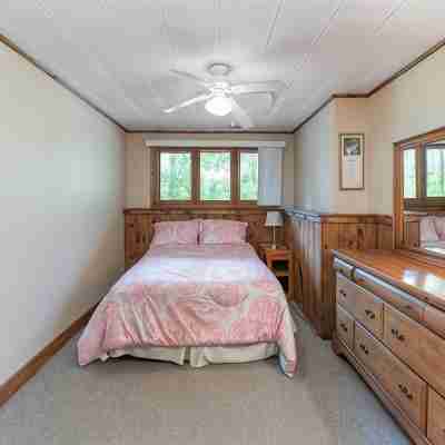 Cozy Family-Sized Condo Close To Everything Rooms