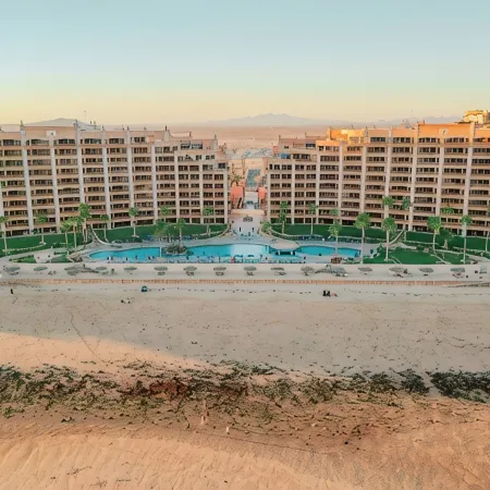 OceanFront, Deluxe 3 Bedroom All King, 3 Bathroom, bonus Bunk Beds, 2nd Floor!