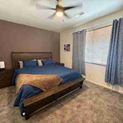 Family Retreat: 3 Kings, Hot Tub, Pets Welcome! Rooms