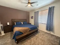 Family Retreat: 3 Kings, Hot Tub, Pets Welcome! - บังกะโล